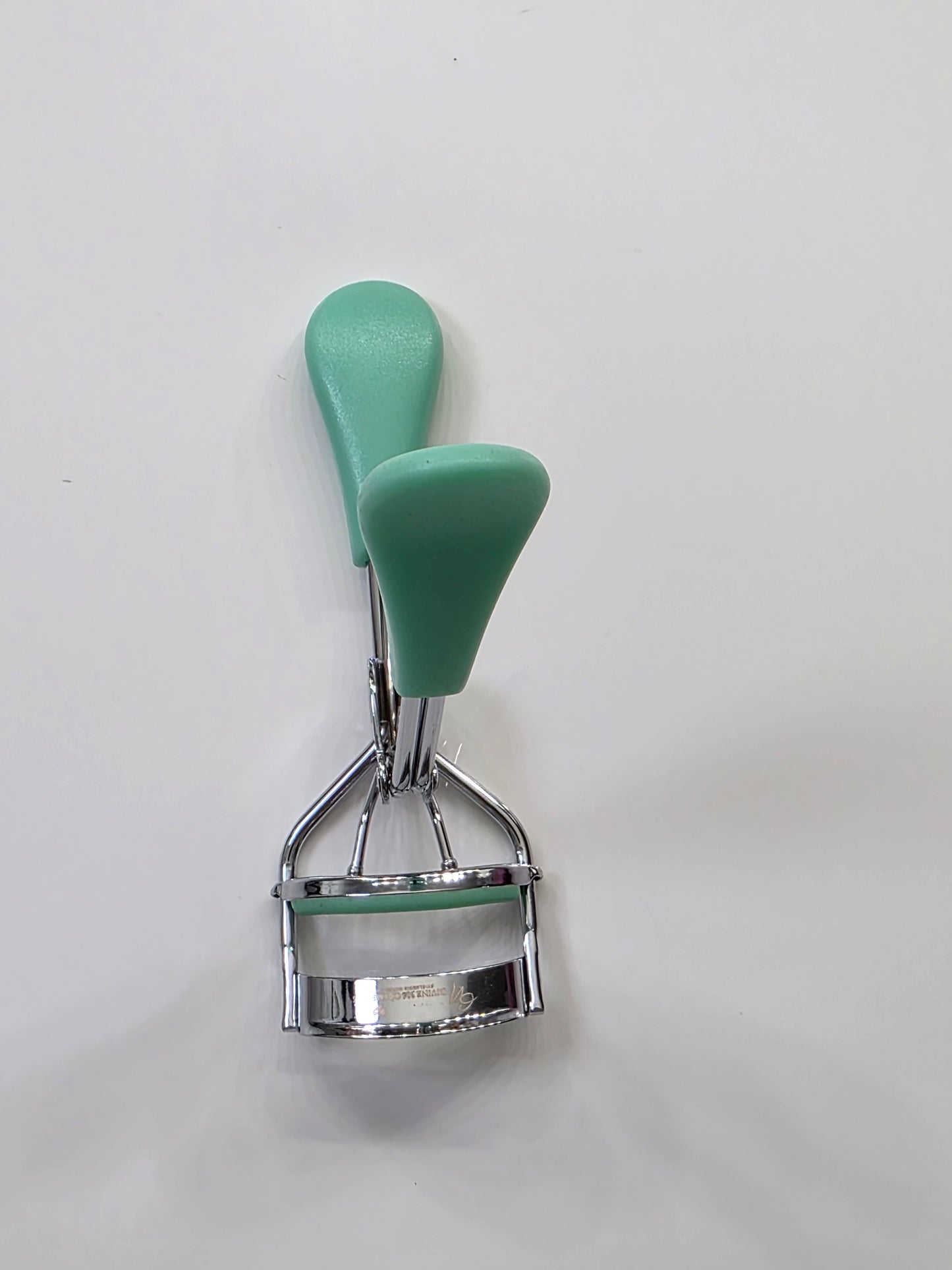 Divine Professional Lash Curler