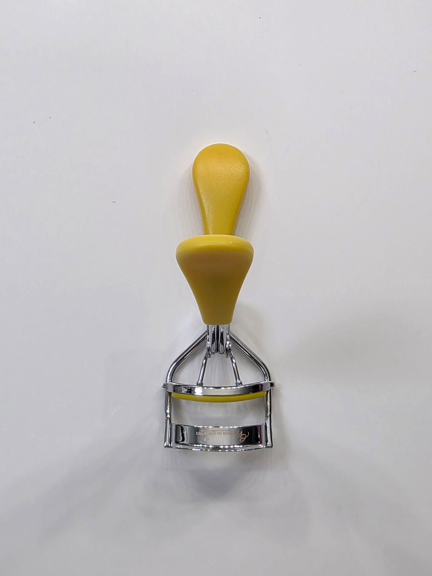 Divine Professional Lash Curler