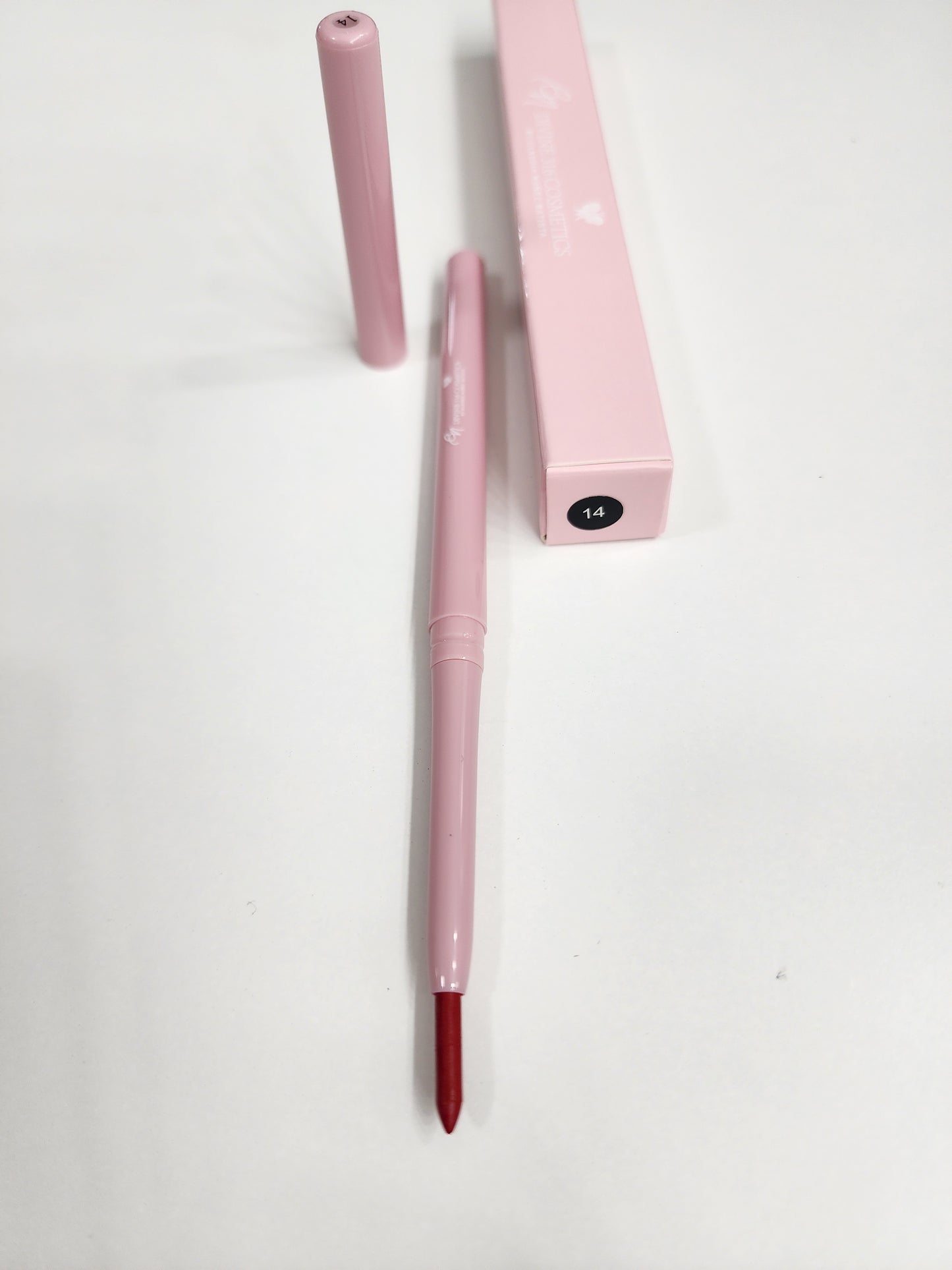 LAPIZ DELINEADOR PARA LABIOS RETRACTABLE