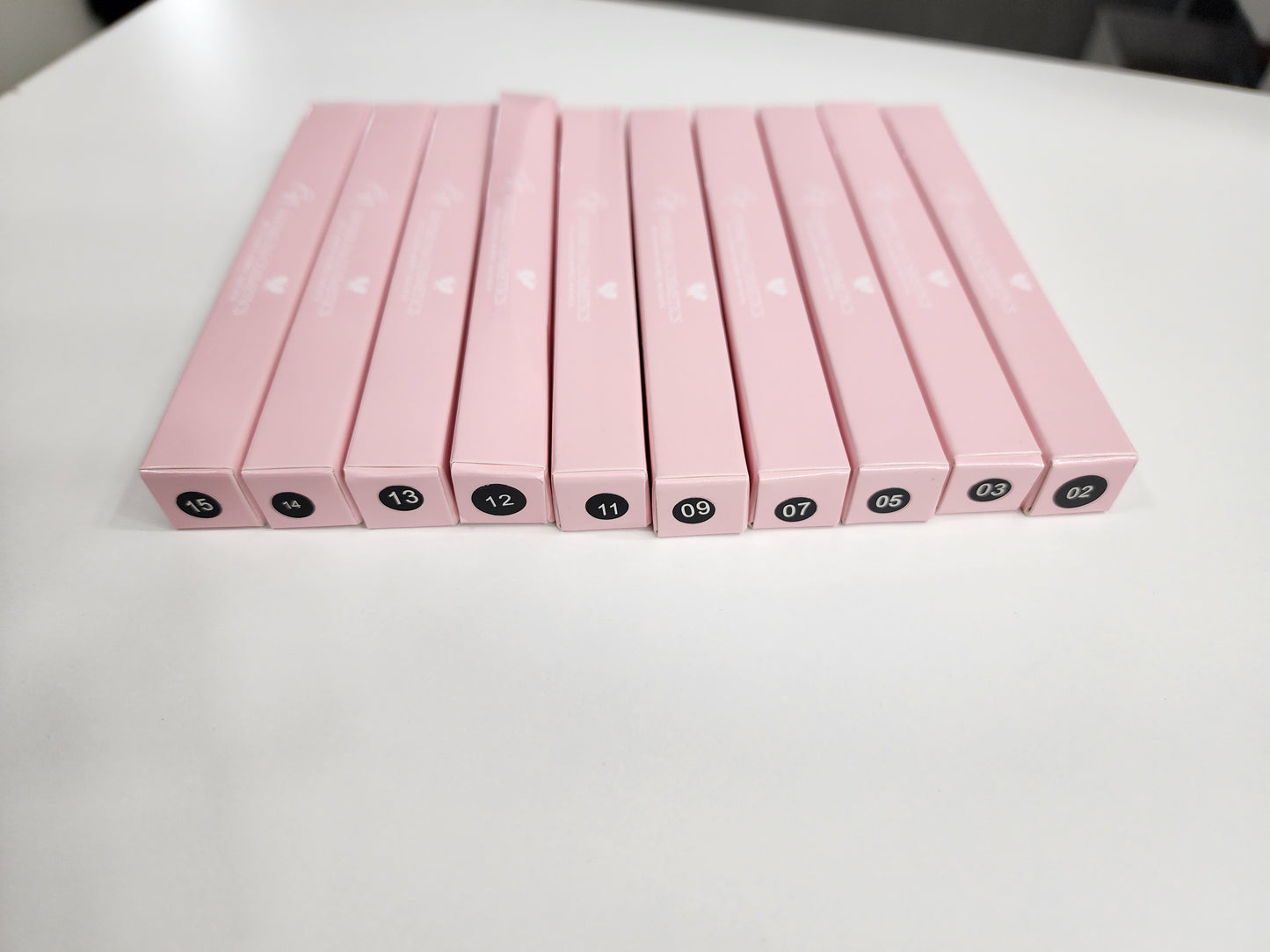 LAPIZ DELINEADOR PARA LABIOS RETRACTABLE