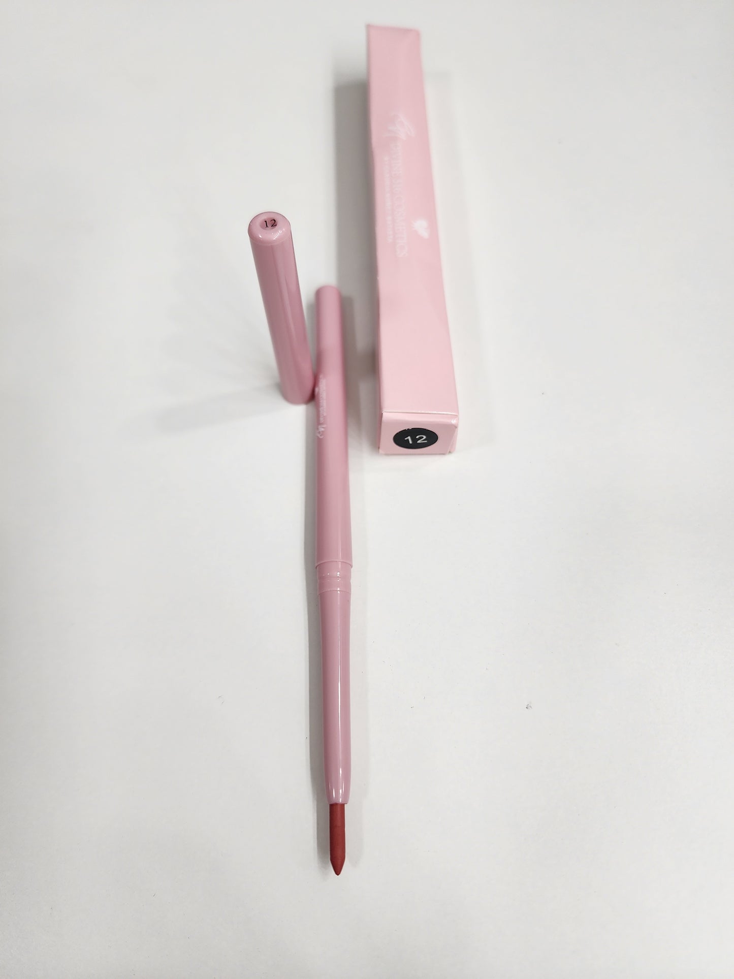 LAPIZ DELINEADOR PARA LABIOS RETRACTABLE
