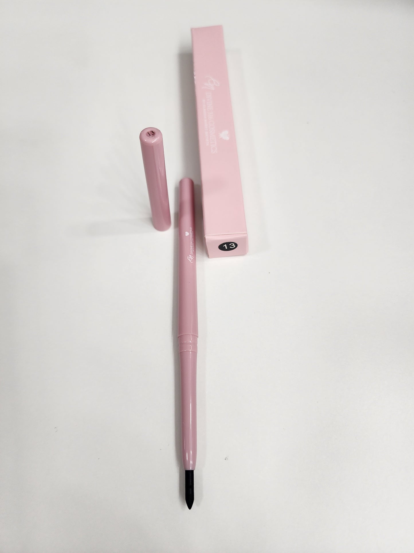 LAPIZ DELINEADOR PARA LABIOS RETRACTABLE
