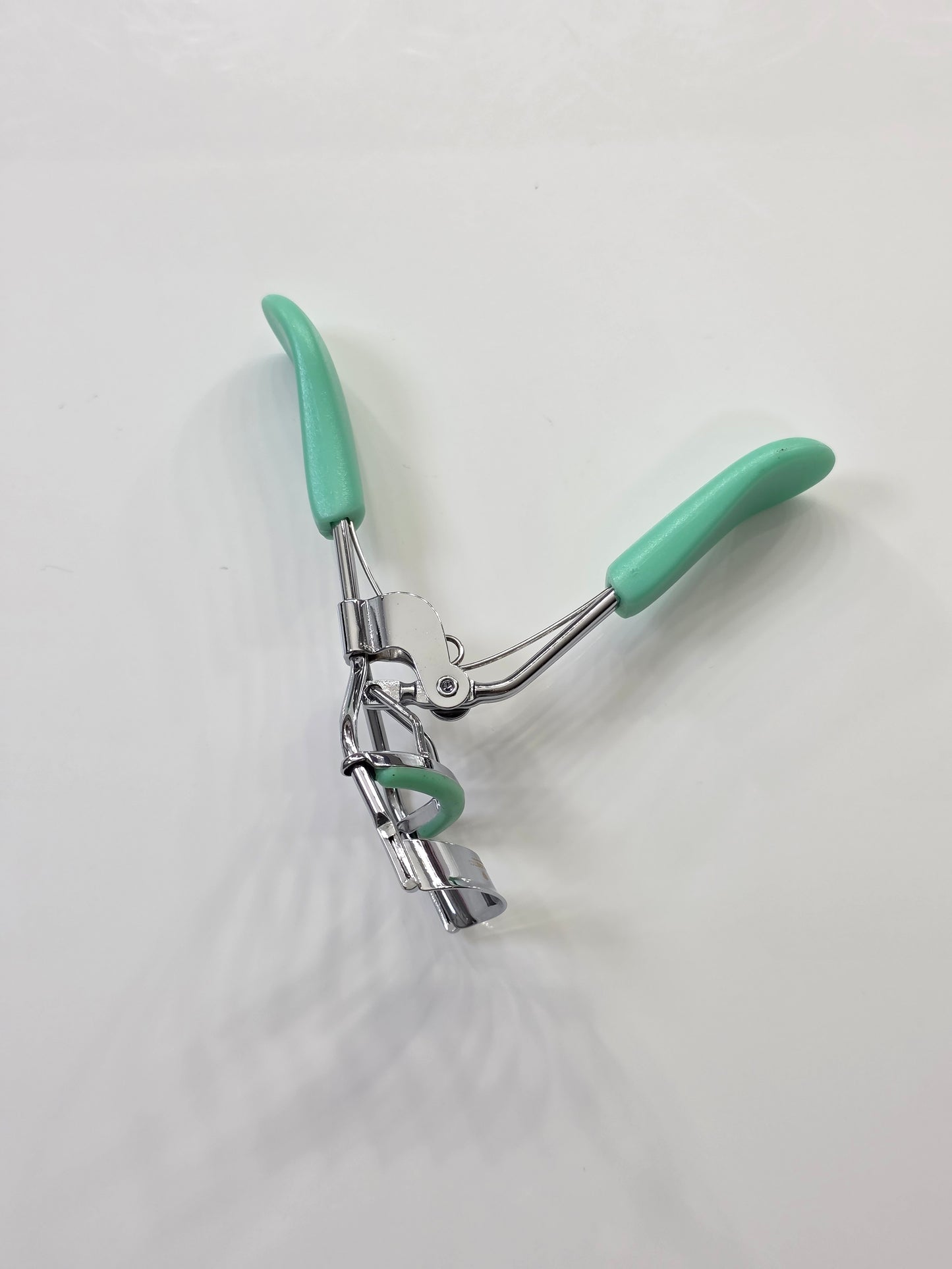 Divine Professional Lash Curler