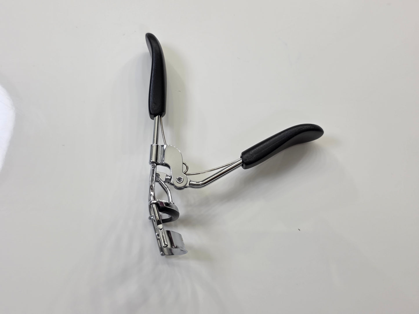 Divine Professional Lash Curler