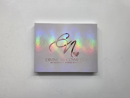 Divine LUMINA Eyeshadow Palette