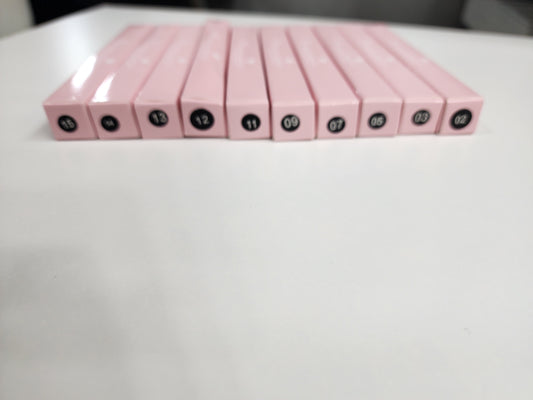 LAPIZ DELINEADOR PARA LABIOS RETRACTABLE